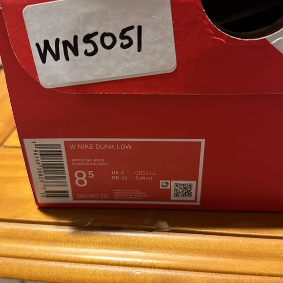 Womens Nike Dunk low (NIB) - Picture 4 of 6